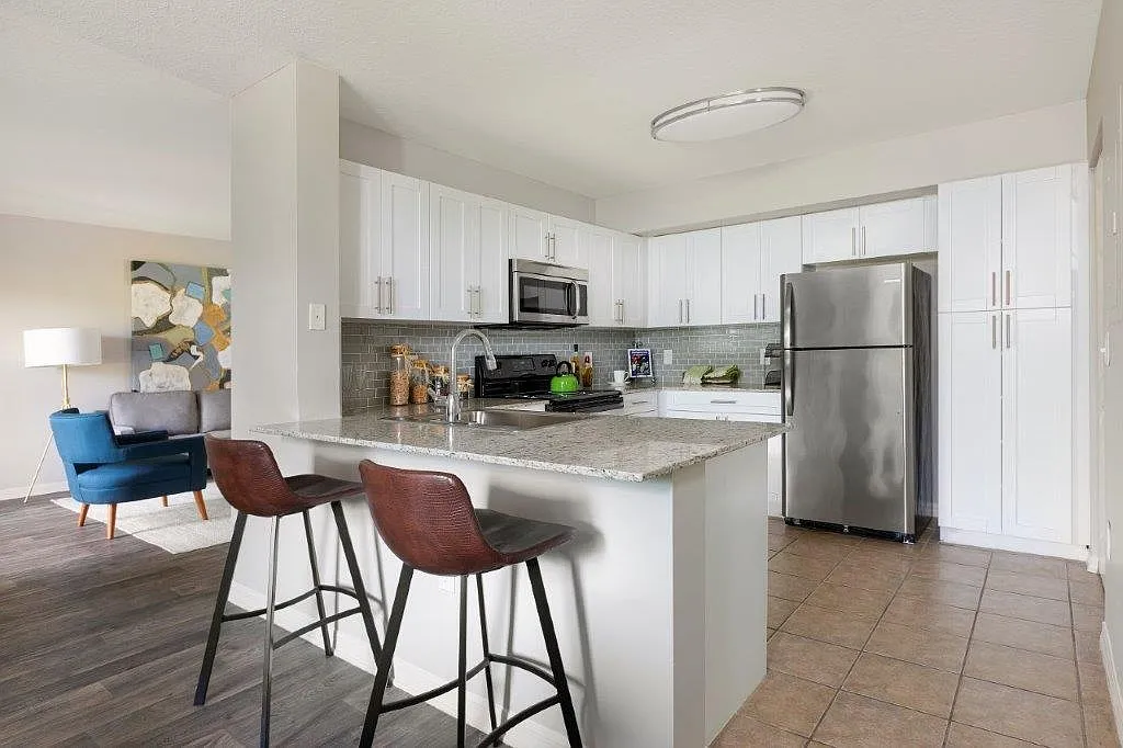 Weston Place Apartments — Photo 3