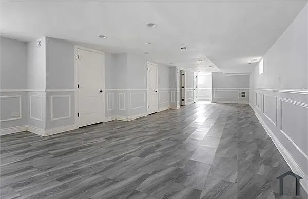 245 W 43rd St — Photo 16