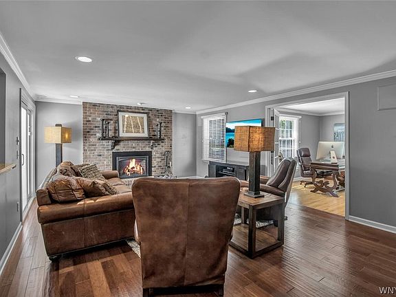 3rd image of 61 Chapel Woods Ct