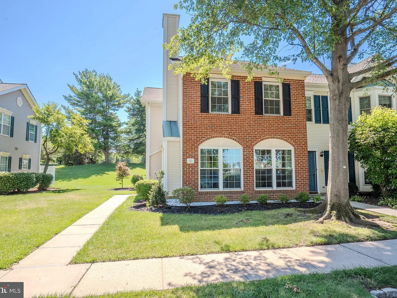 3 bed, 2.5 bath, 1866 sqft, $3,600 — Photo 4