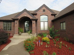 323 S Crawford Rd, Vermillion, SD 57069