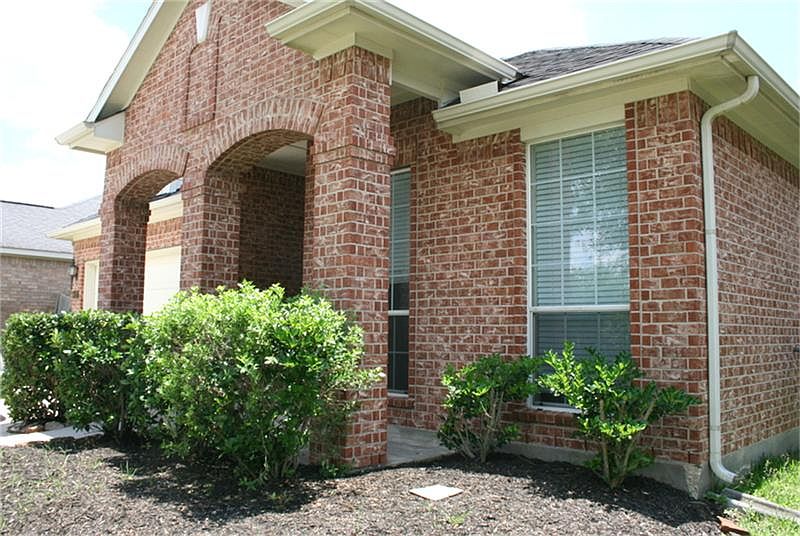 1st image of 6527 Silver Shade Dr