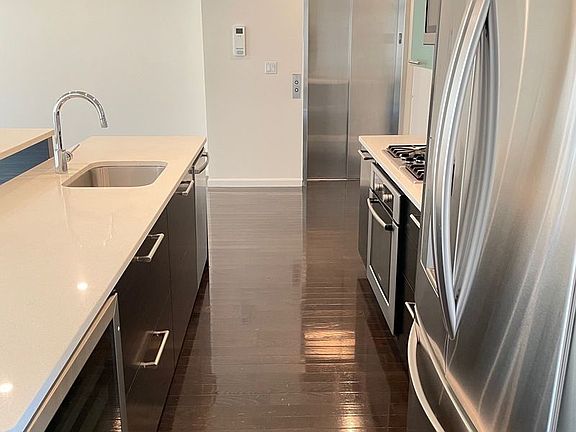 4th image of 524 Manhattan Ave APT 6B