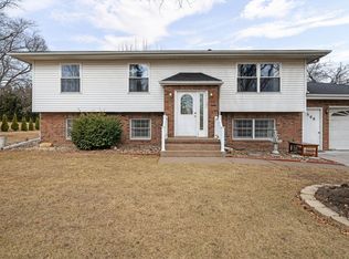 506 6th St, Andover, IL