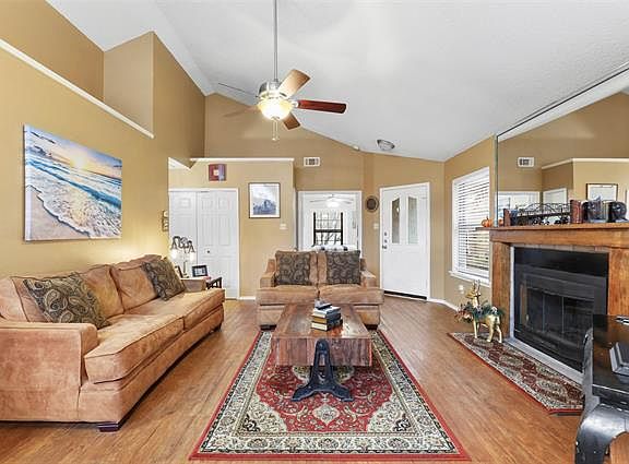 4th image of 2019 Pheasant Dr