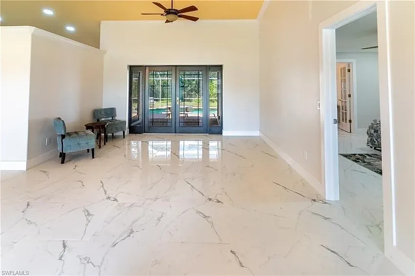 5 bed, 2585 sqft, $3,700 — Photo 4