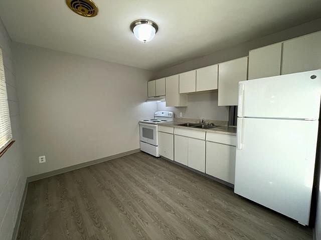 Kitchen, dining room