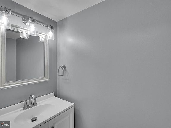 4th image of 4451 Ernie Davis Cir