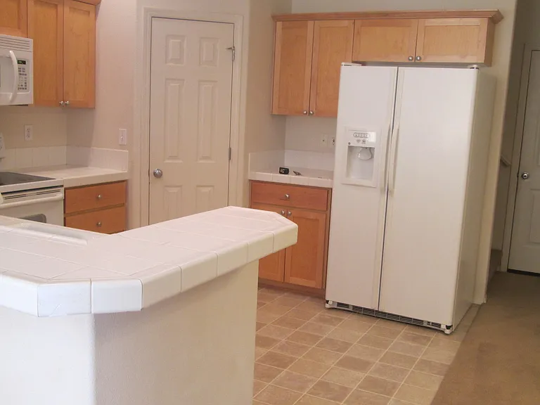 17241 Pleasanton Ln — Photo 6