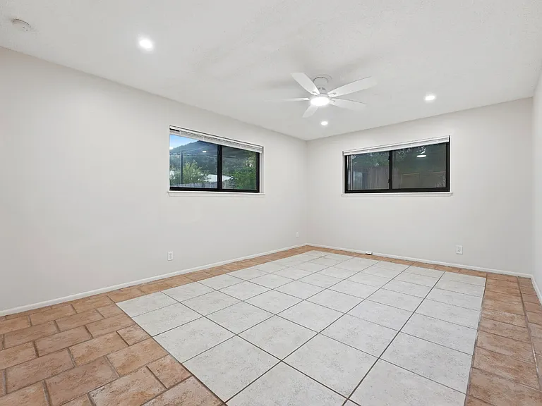 8607 Norwich Dr — Photo 18