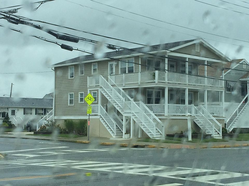 1st image of 3564 West Ave