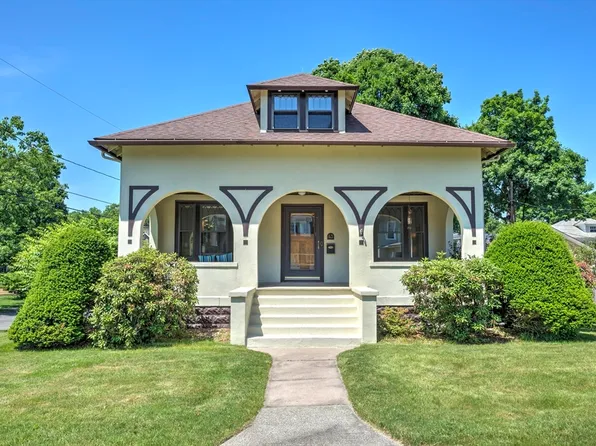 43 Amherst St, Holyoke, MA 01040