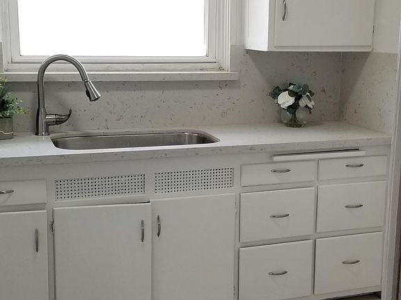 5th image of 130 Roycroft Ave APT 303