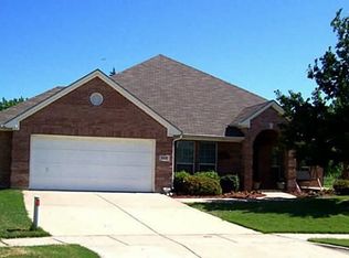 950 Badbury Ln, Grand Prairie, TX 75052