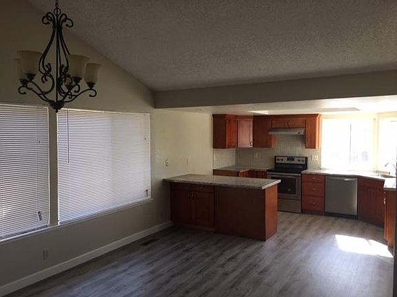 3rd image of 4095 Beebe Cir