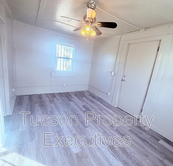 234 E 32nd St #4 — Photo 8