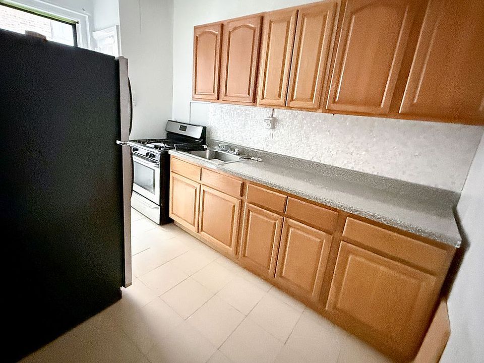 2nd image of 37 Payson Ave APT 4G