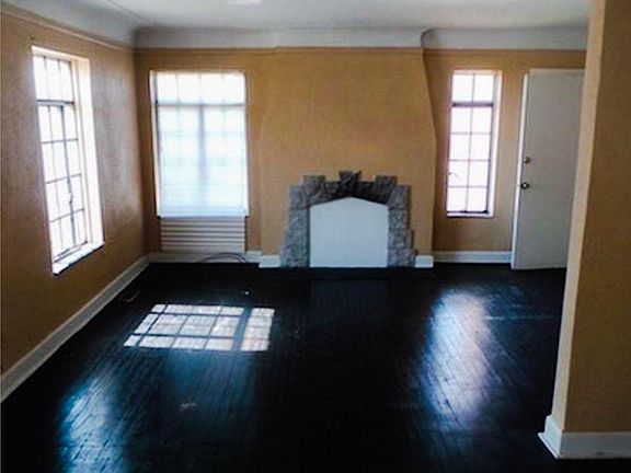 2nd image of 14144 Winthrop Ave