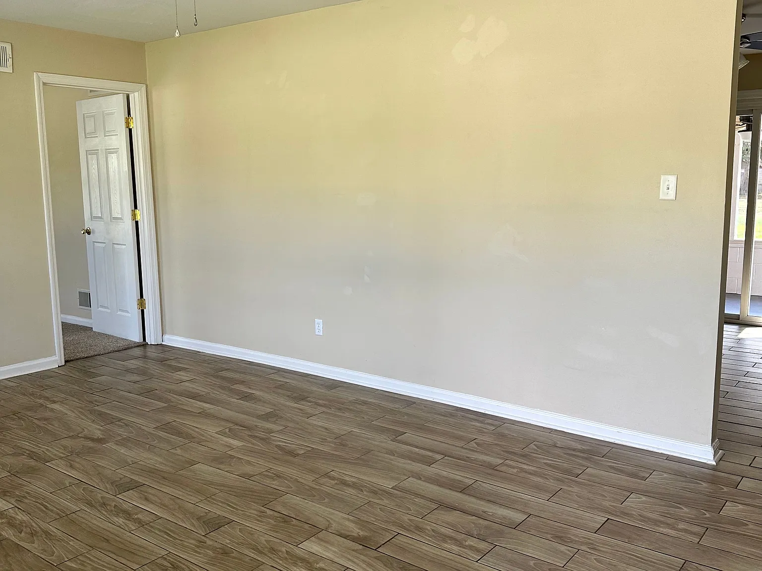 3 bed, 1526 sqft, $1,650 — Photo 2