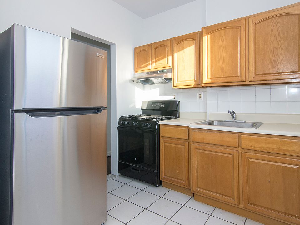 1st image of 30-17 34th St Unit 5C