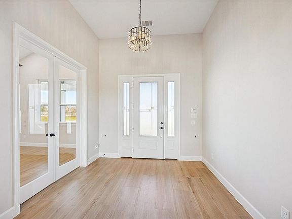 4th image of 27645 Spring Hill Rd