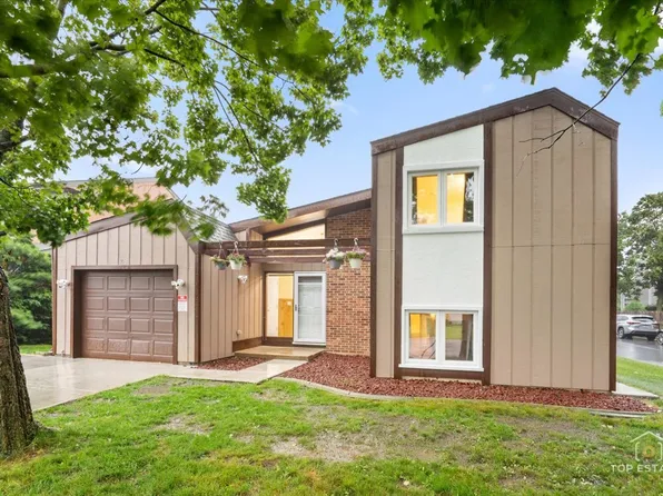 1018 Bob O Link Dr, Darien, IL 60561