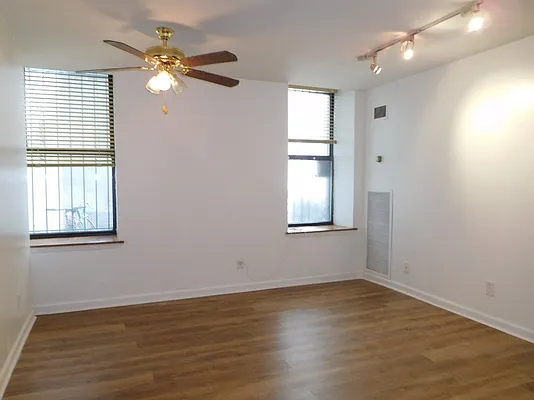 Rented by Bohemia Realty Group | media 14