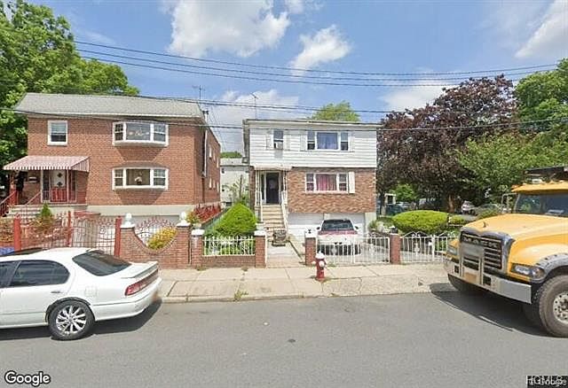 2nd image of 141 Edenwald Ave