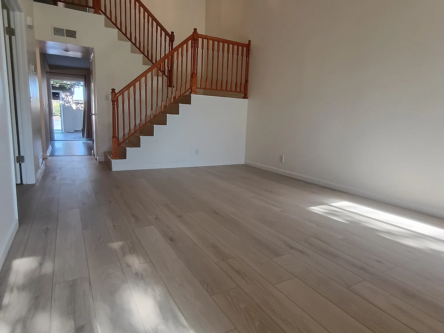 2 bed, 2.5 bath, 1290 sqft, $4,300 — Photo 4