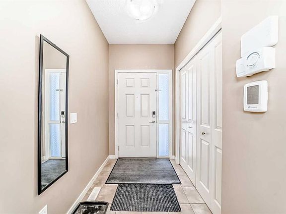 3rd image of 302 W Auburn Crest Way SE