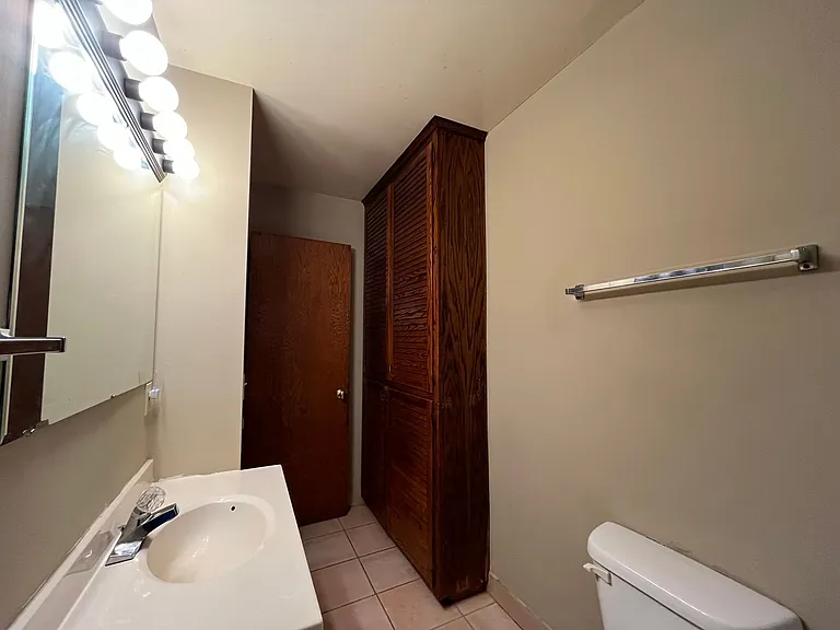 224 Bates Ave — Photo 14
