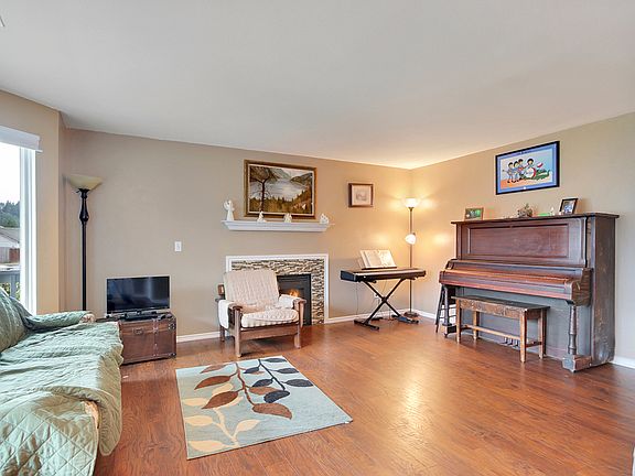 5th image of 1404 Headley Ave NW