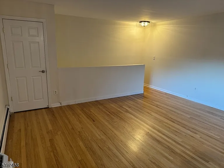 511 Washington Dr — Photo 3