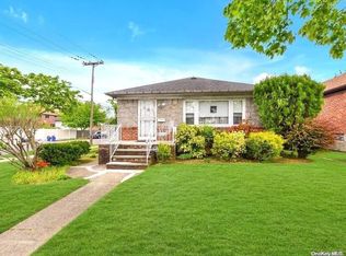 26252 60th Ave, Little Neck, NY 11362
