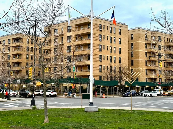 2 West End Avenue image 1 of 21