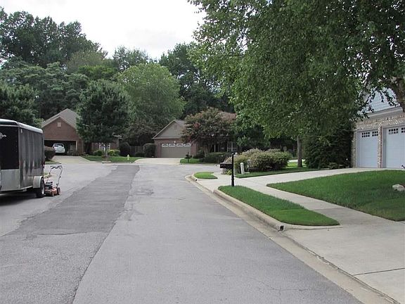 4th image of 2409 Bankhill Cir SE