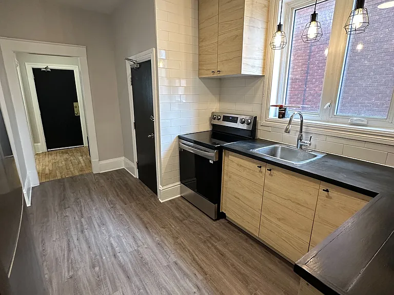 53 Heney St #1 — Photo 9