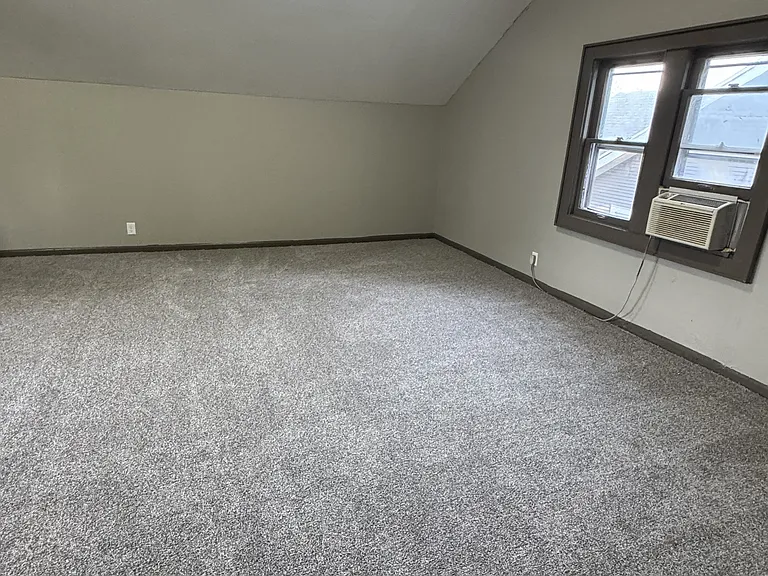 2548 N 48th Ave — Photo 21