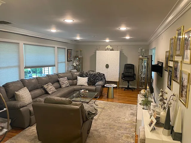 4 bed, 2100 sqft, $7,500 — Photo 4