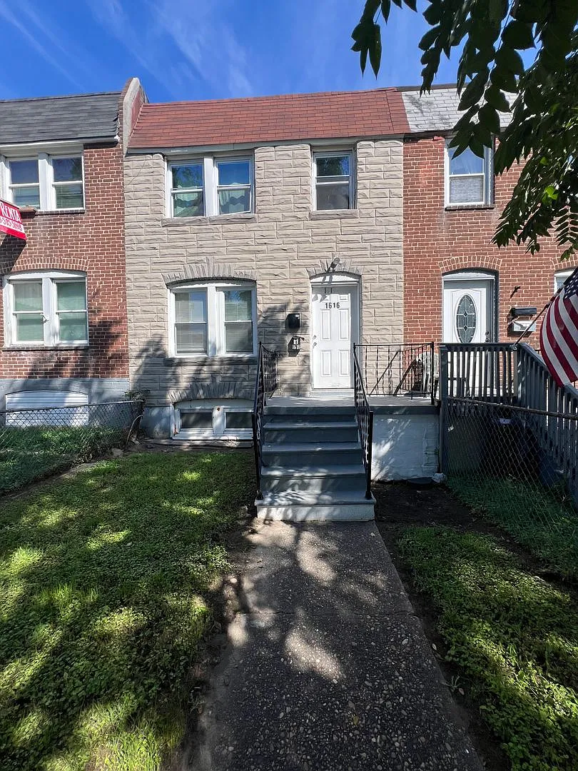 1616 Plum St — Photo 1