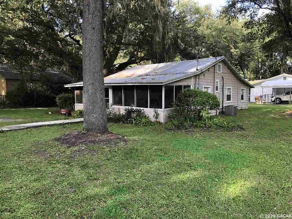 1st image of 305 SE 21st St