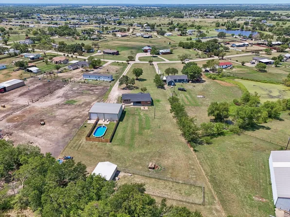 6563 Norton Dr, Terrell, TX 75160