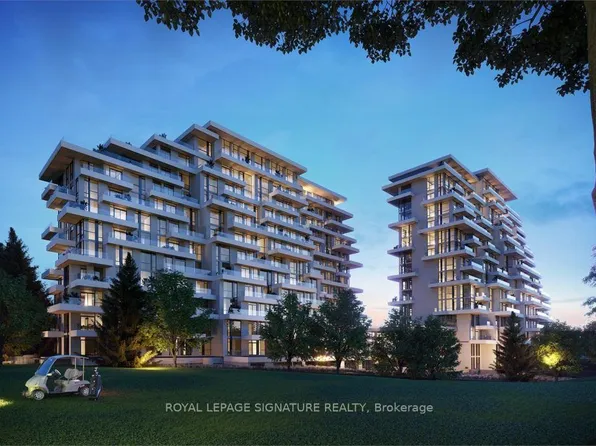399 Royal Orchard Blvd #215, Markham, ON L3T 3E7