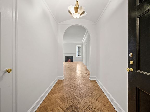 5th image of 73 E Elm St APT 6C