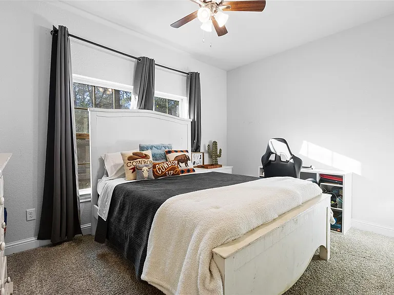12140 Goliad Ln — Photo 20