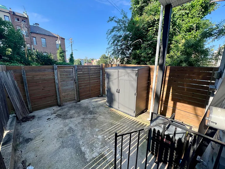 1502 E Hoffman St — Photo 19