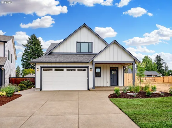 2589 N Lydia Loop, Hubbard, OR 97032
