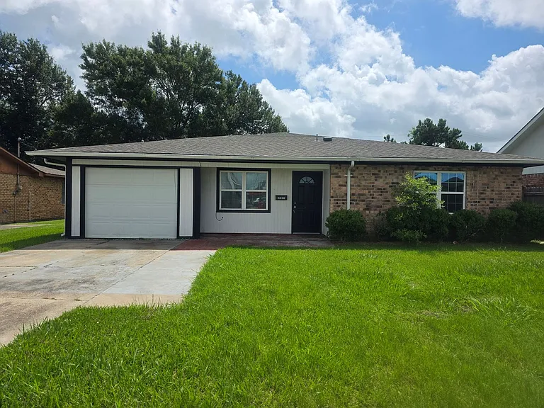 3121 General Twining St — Photo 1