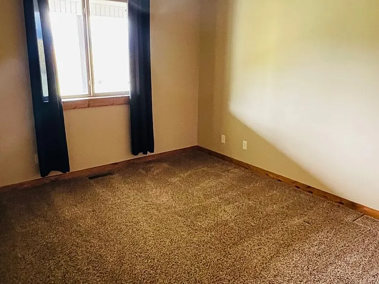 925 S 7450 E — Photo 30