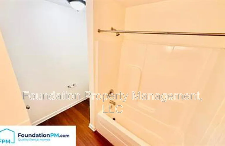 1314 Crosstown Ct — Photo 12